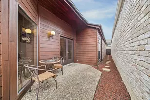 9612 Bayou Brook St, Houston, TX 77063 - Photo 3