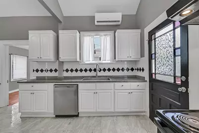 1704 Market Street, Galveston, TX 77550 - Photo 15