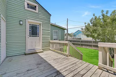 1704 Market Street, Galveston, TX 77550 - Photo 27