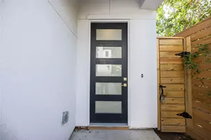 5906 St Augustine St, Houston, TX 77021 - Photo 3