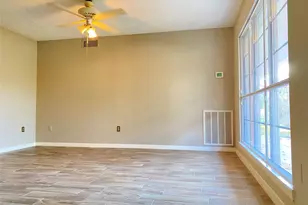 6 Little John Ln, Conroe, TX 77301 - Photo 3