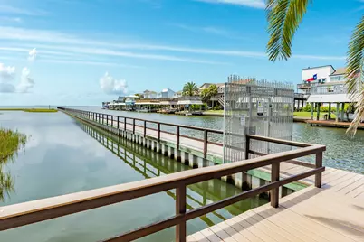 22416 Bay Vista, Galveston, TX 77554 - Photo 9