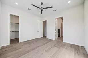 3913 Willowbend Pt Dr, Houston, TX 77025 - Photo 11