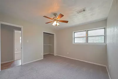 111 N 11th Street, Highlands, TX 77562 - Photo 27