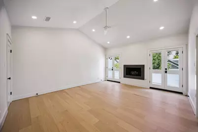 129 E 13th Street, Houston, TX 77008 - Photo 27