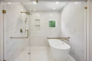 129 E 13th St, Houston, TX 77008 - Photo 33