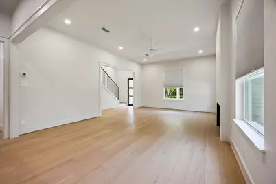 129 E 13th Street, Houston, TX 77008 - Photo 9