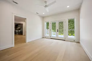 129 E 13th St, Houston, TX 77008 - Photo 21