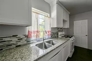 220 Engel St, Houston, TX 77011 - Photo 9