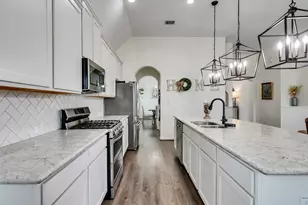 14247 Medina Dr, Baytown, TX 77523 - Photo 1