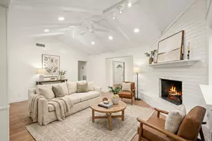 10603 Lynbrook Dr, Houston, TX 77042 - Photo 9