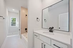 222 E 27th St, Houston, TX 77008 - Photo 25