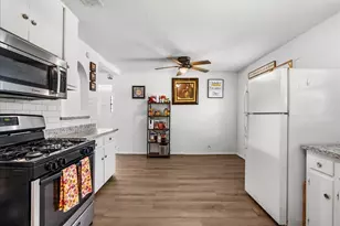 1312 22nd St N, Texas City, TX 77590 - Photo 9