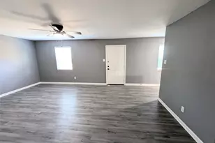 2015 Rosalee St, La Marque, TX 77568 - Photo 5