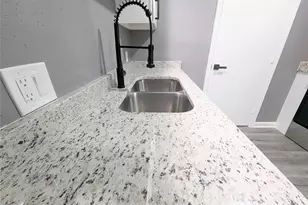 2015 Rosalee St, La Marque, TX 77568 - Photo 13