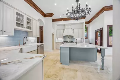 8448 Westview Drive, Houston, TX 77055 - Photo 13