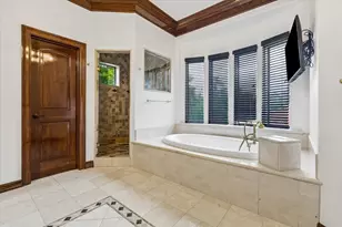 8448 Westview Dr, Houston, TX 77055 - Photo 27