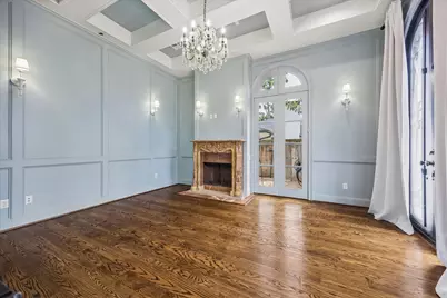 8448 Westview Drive, Houston, TX 77055 - Photo 27