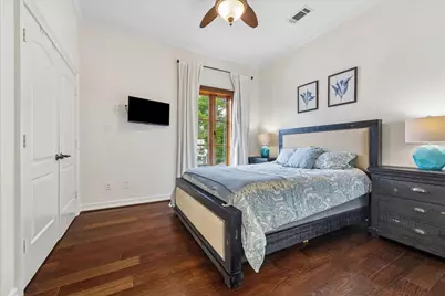 8448 Westview Drive, Houston, TX 77055 - Photo 35