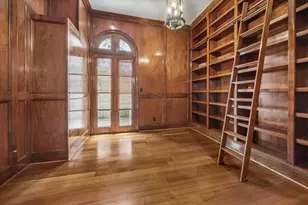 8448 Westview Dr, Houston, TX 77055 - Photo 25