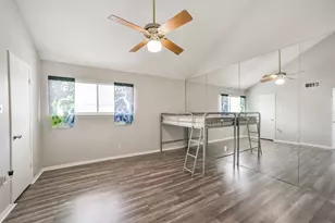 10811 Richmond Ave, Houston, TX 77042 - Photo 17