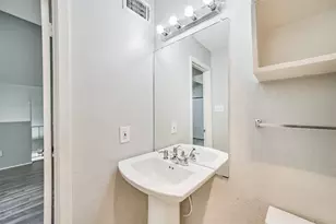 10811 Richmond Ave, Houston, TX 77042 - Photo 27
