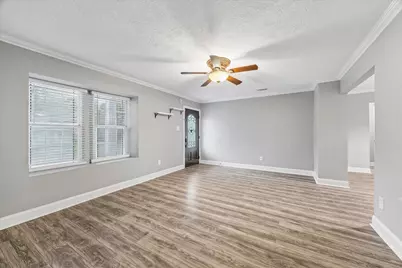 601 W Cleveland Street, Baytown, TX 77520 - Photo 5