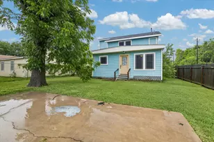 601 W Cleveland St, Baytown, TX 77520 - Photo 33