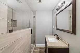 601 W Cleveland St, Baytown, TX 77520 - Photo 21