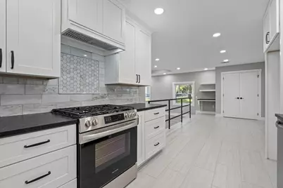 284 Hackberry Street, Trinity, TX 75862 - Photo 9