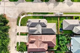 15014 Middle Oaks Blvd, Houston, TX 77082 - Photo 37