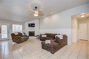 5010 Village Springs Dr, Houston, TX 77339 - Photo 5