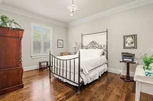 9507 Meadowglen Ln, Houston, TX 77063 - Photo 13