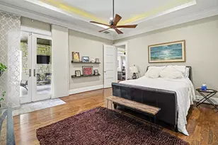 9507 Meadowglen Ln, Houston, TX 77063 - Photo 15