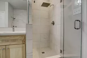 1408 S Friendswood Dr, Friendswood, TX 77546 - Photo 17