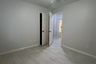 4529 Galesburg St St, Houston, TX 77051 - Photo 7