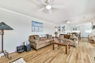 1126 Redfish St, Bayou Vista, TX 77563 - Photo 11