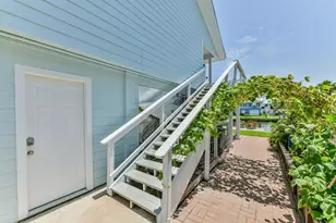 1126 Redfish St, Bayou Vista, TX 77563 - Photo 3