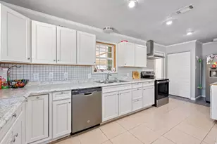 1407 W 6th St, Caldwell, TX 77836 - Photo 5