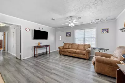 1407 W 6th Street, Caldwell, TX 77836 - Photo 3