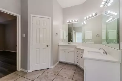 9510 Wakefield Village Drive, Houston, TX 77095 - Photo 11