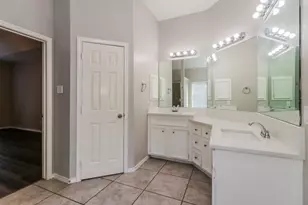 9510 Wakefield Village Dr, Houston, TX 77095 - Photo 11