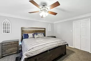 204 Edgewood St, Baytown, TX 77520 - Photo 17