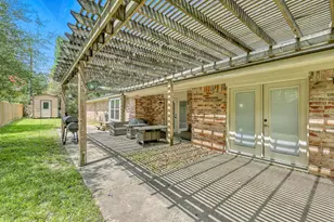 204 Edgewood St, Baytown, TX 77520 - Photo 25