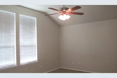 7905 Diamond Oak Drive, Texas City, TX 77591 - Photo 11