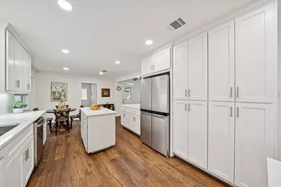 6422 Waltway Drive, Houston, TX 77008 - Photo 7