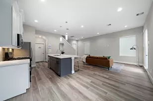 8402 Curry Rd, Houston, TX 77093 - Photo 23