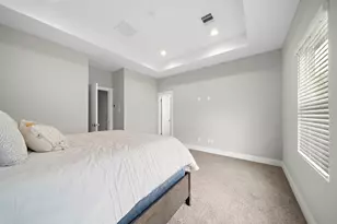 8402 Curry Rd, Houston, TX 77093 - Photo 9