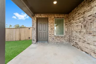 318 Hbr Bnd Ct, Willis, TX 77378 - Photo 3