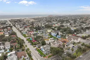 1403 Broadway, Galveston, TX 77550 - Photo 47